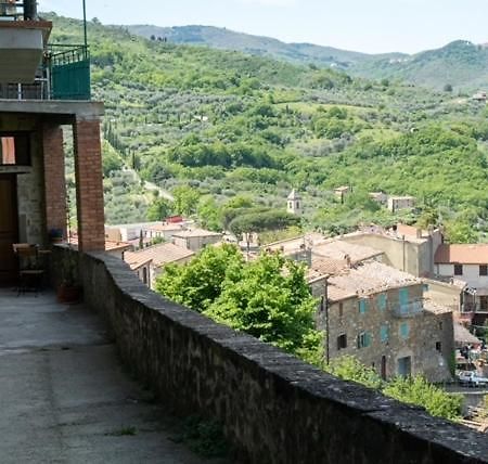 Montegiovi Casa Angolo Cantina Nel Castello מראה חיצוני תמונה