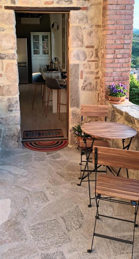 Montegiovi Casa Angolo Cantina Nel Castello מראה חיצוני תמונה