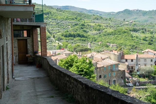 Montegiovi Casa Angolo Cantina Nel Castello מראה חיצוני תמונה