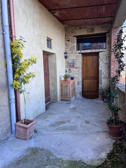 Montegiovi Casa Angolo Cantina Nel Castello מראה חיצוני תמונה