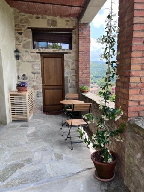 Montegiovi Casa Angolo Cantina Nel Castello מראה חיצוני תמונה